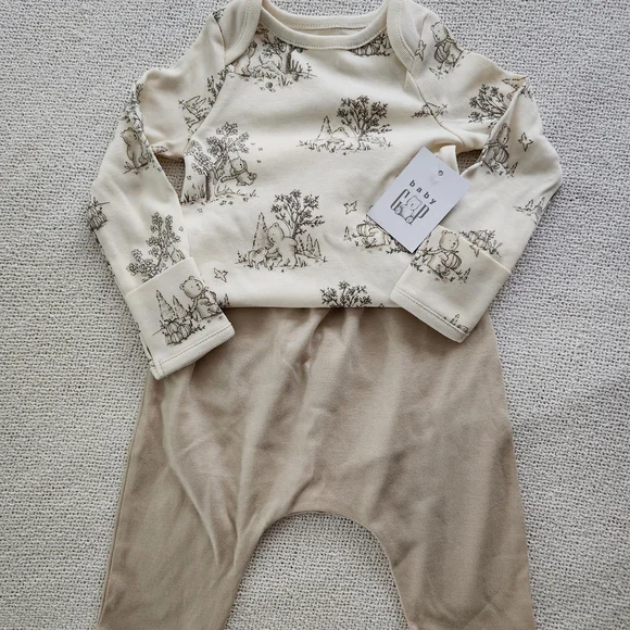 GAP Baby Toile Bear Print Set in Cream and Taupe - Picture 1 of 4